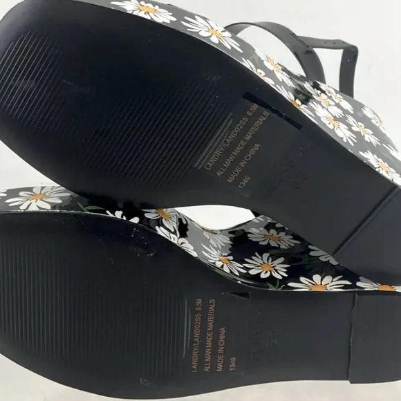 EUC [Betsey Johnson] Landry Daisy Floral Platform Wedge Sandals Women’s Sz 6.5 - Picture 13 of 14
